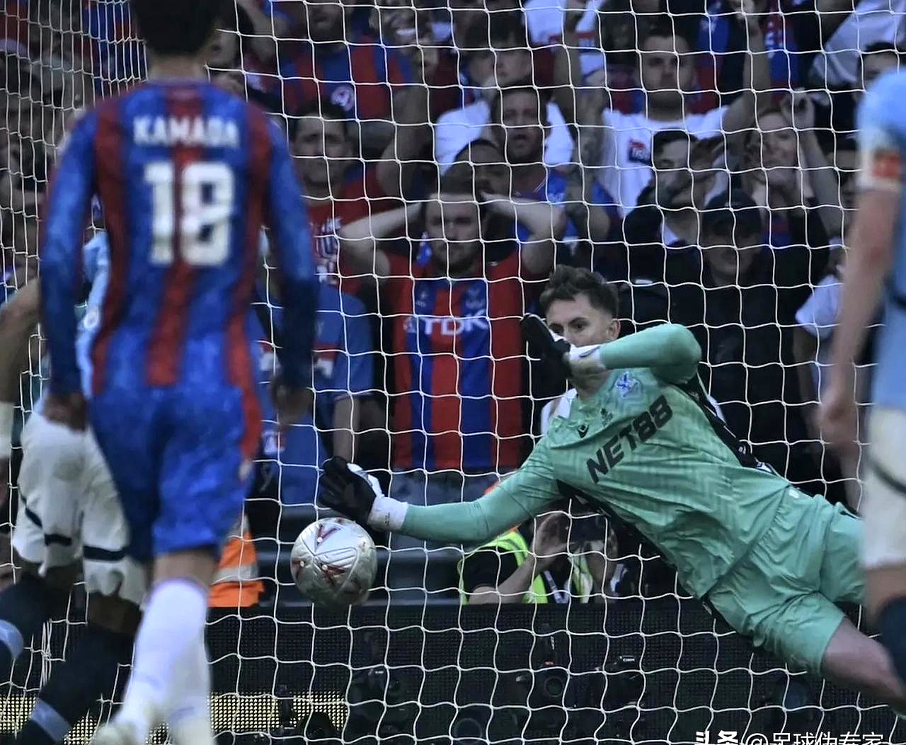 哈兰德意外战胜日本队，锐不可当引爆全场！观众掌声雷动的简单介绍