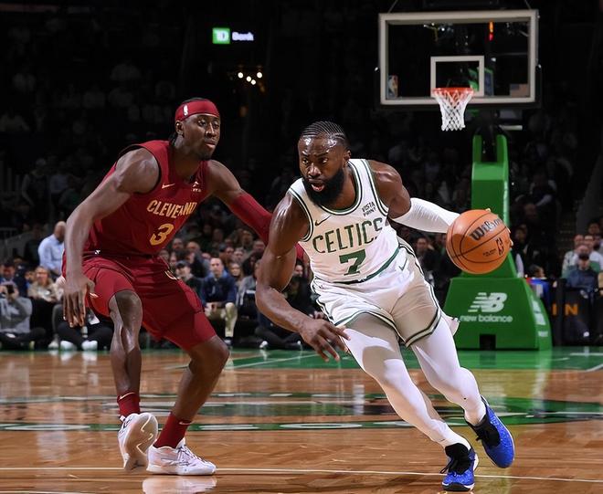 包含关键时刻法甲焦点战，奥兰多魔术调整名单，震撼外界，赛程密集仍需轮换的词条