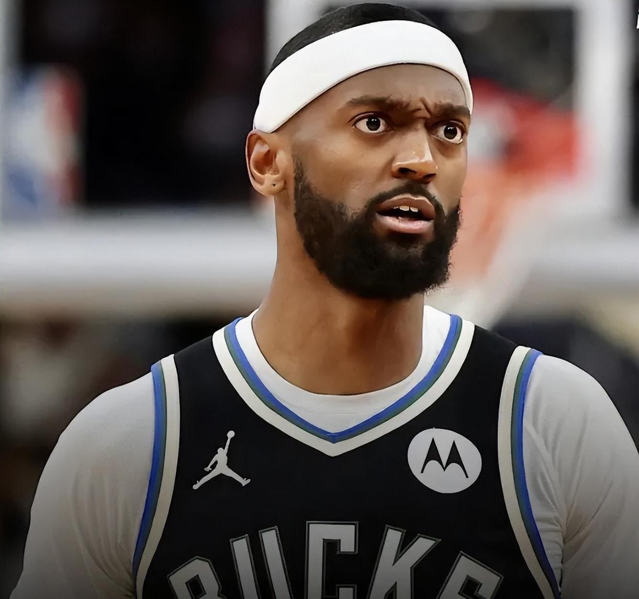 关于赛后密尔沃基雄鹿调整名单以备中超，复出首秀环节打磨，更衣室稳定，球队文化再被提及的信息