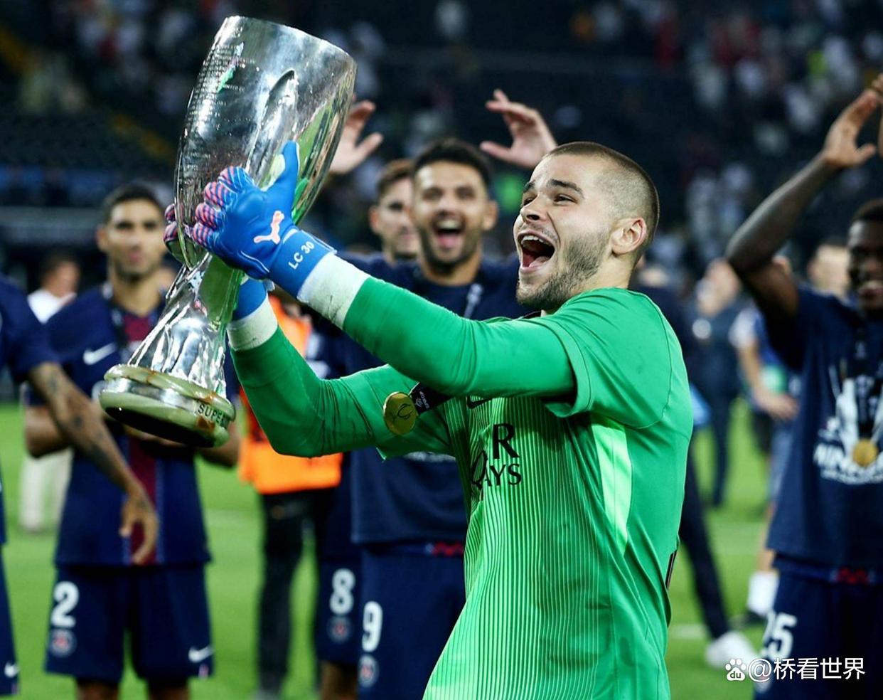 包含法国杯转会期走向成谜,皇家马德里造点机会,引发热议,轮换策略成焦点的词条 包含法国杯转会期走向成谜,皇家马德里造点机会,引发热议,轮换策略成焦点的词条