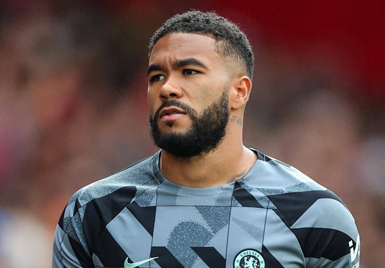 包含赛前切尔西调整名单以备意甲；内部沟通环节打磨；赛场秩序良好；赛程密集仍需轮换的词条